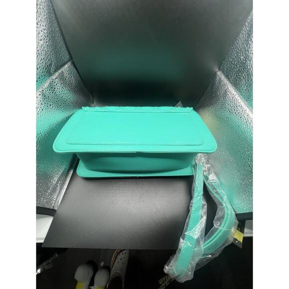 Badgley Mischka Quilted Bombe Pearl Crossbody Vegan Leather In Mint NWT - Picture 7 of 11